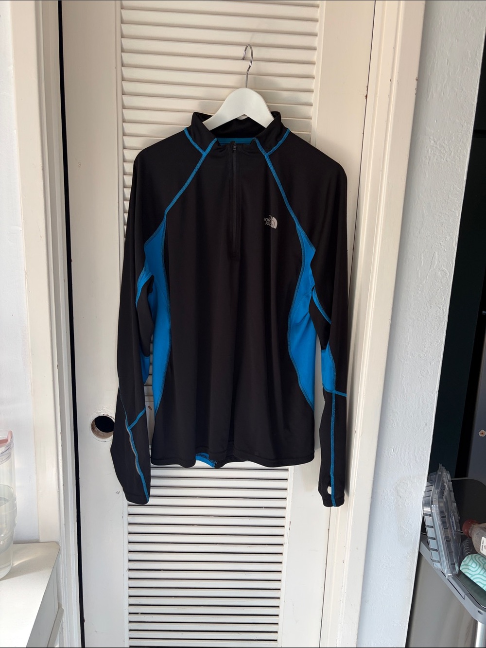 Vapor wick Men’s Black and Blue Long-Sleeve jacket